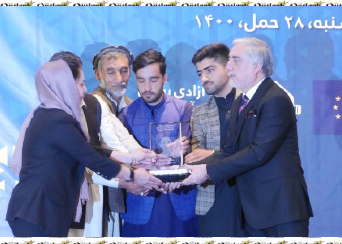 انیسه شهید به‌‎عنوان چهره آزادی بیان سال ۱۴۰۰ شناخته شد