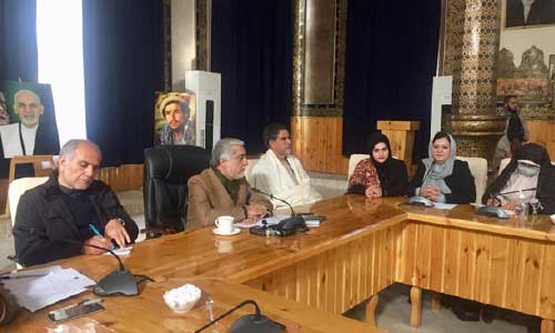 زنان هراتی در دیدار با عبدالله: برای دفاع از حقوقمان سلاح میگیریم