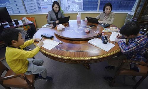 کرونا در جاپان؛ تعطیلی مدارس و انتقال دانش‌آموزان به مراکز نگهداری 