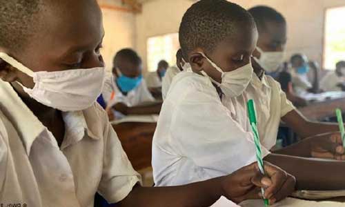 توصیه سازمان بهداشت جهانی: از ۱۲ سال به بالا ماسک بزنید