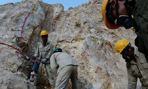 گزارش: استخراج غیرقانونی معادن سبب فساد و بی‌ثباتی در افغانستان شده است