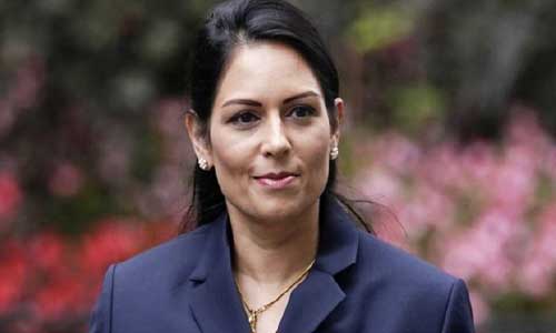 وزیر داخله بریتانیا:  سیستم نابسامان پذیرش پناهندگی باید اصلاح شود