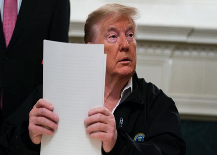 دونالد ترامپ در نهایت بسته  کمک‌های مالی کرونا را امضا کرد