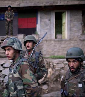 مسوولیت های امنیتی ولایات سمنگان ودایکندی به نیروهای افغان واگذارمی شود 