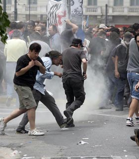 اعتصاب عمومی گسترده در یونان آغاز شد