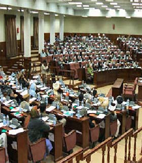 وزرای پیشنهادی حامد کرزی به پارلمان معرفی شدند