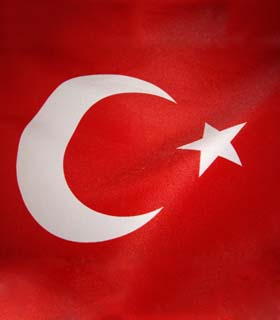 تیم بازسازی ترکیه برای کودکان و دانش آموزان مساعدت نمود