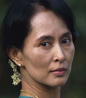 رهبر مخالفان برما در انتخابات پارلمانی شرکت می کند