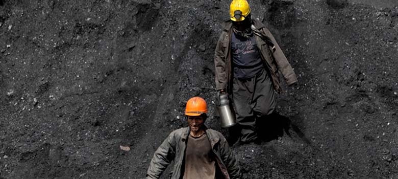 وزارت معادن:  برخی مقام های دولتی در کار استخراج معادن مداخله می کنند