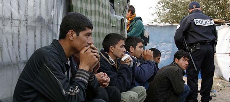 نخست وزیر ایتالیا خواستار تغییر قانون پناهجویان اروپا شد