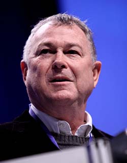 باچر: از حامد کرزی معذرت  نخواهم خواست